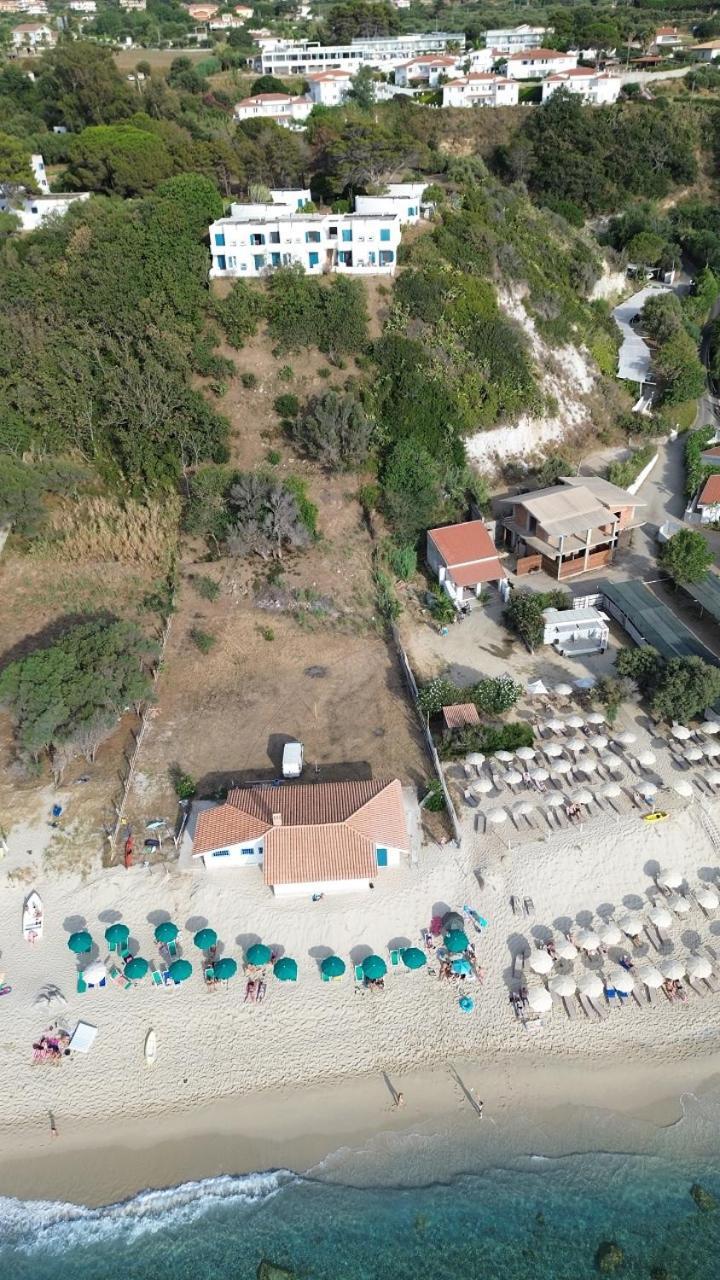 Residenza Gherly Aparthotel Capo Vaticano Exterior photo